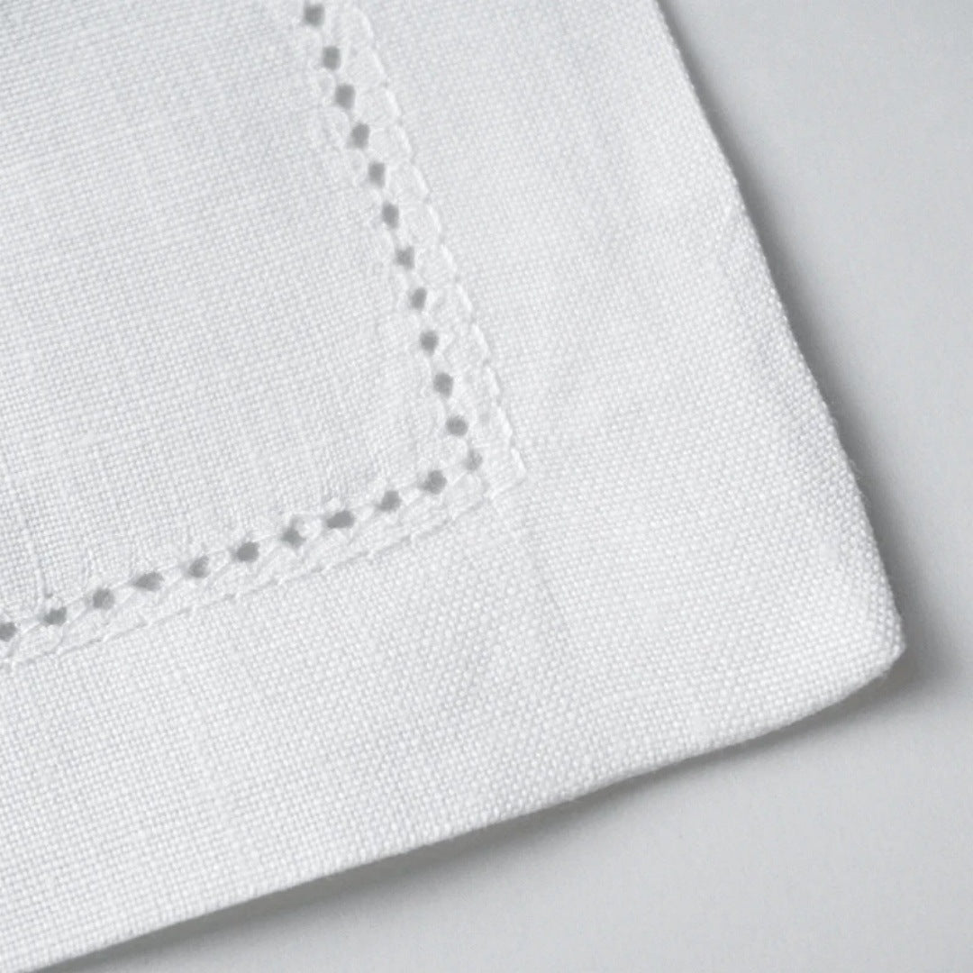 Bee Embroidered Linen Napkin – Decorative Table Linen for Dining & Entertaining