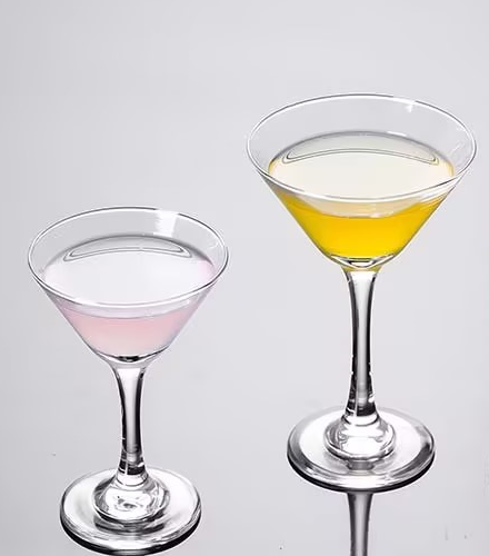 Vintage Textured Martini Glass – Elegant Cocktail Coupe Description