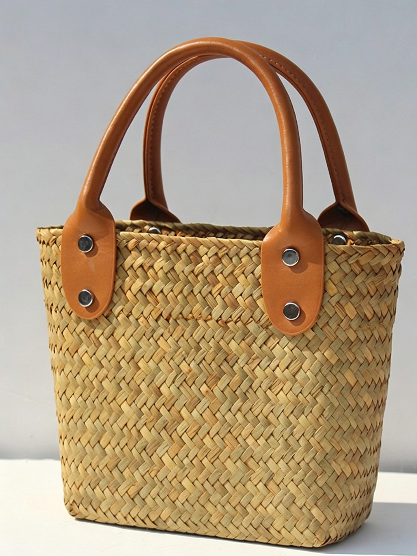 Mini Woven Straw Square Bag – Structured Handmade Style Purse with Natural Grass Texture