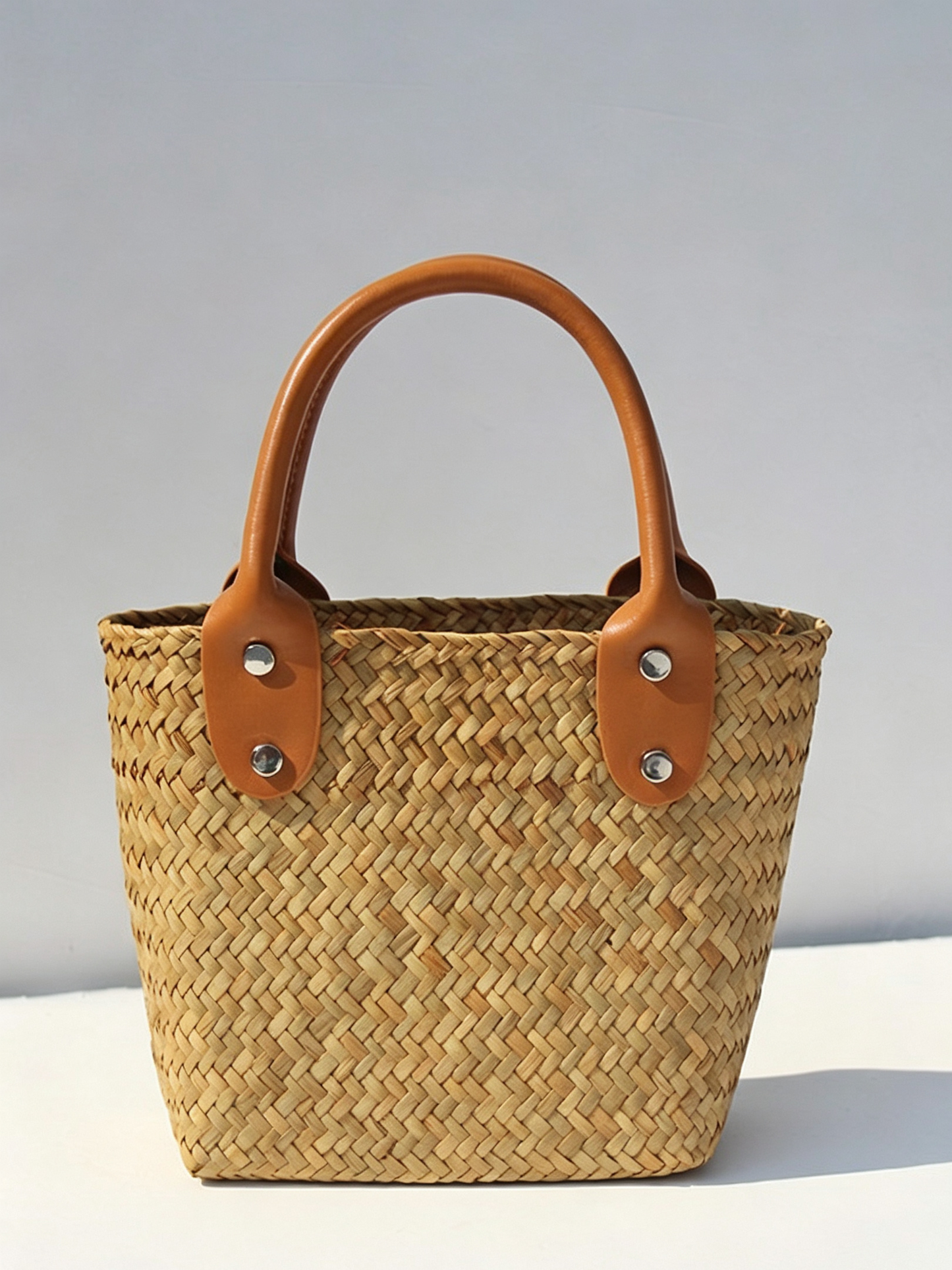 Mini Woven Straw Square Bag – Structured Handmade Style Purse with Natural Grass Texture