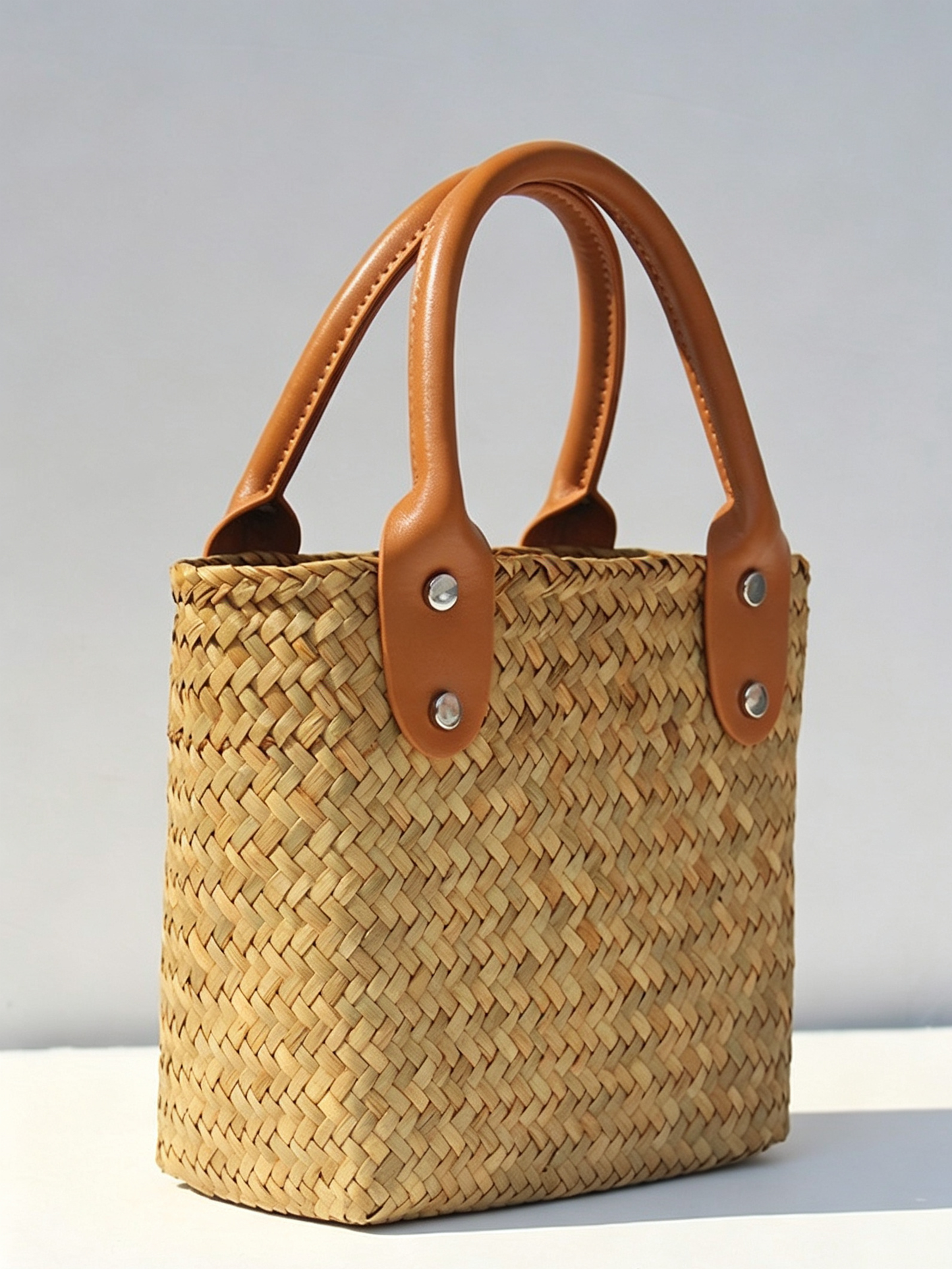 Mini Woven Straw Square Bag – Structured Handmade Style Purse with Natural Grass Texture