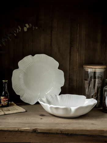 8 Inch Ginkgo Leaf Ceramic Serving Plate – Glossy White Decorative Dinner Plate
