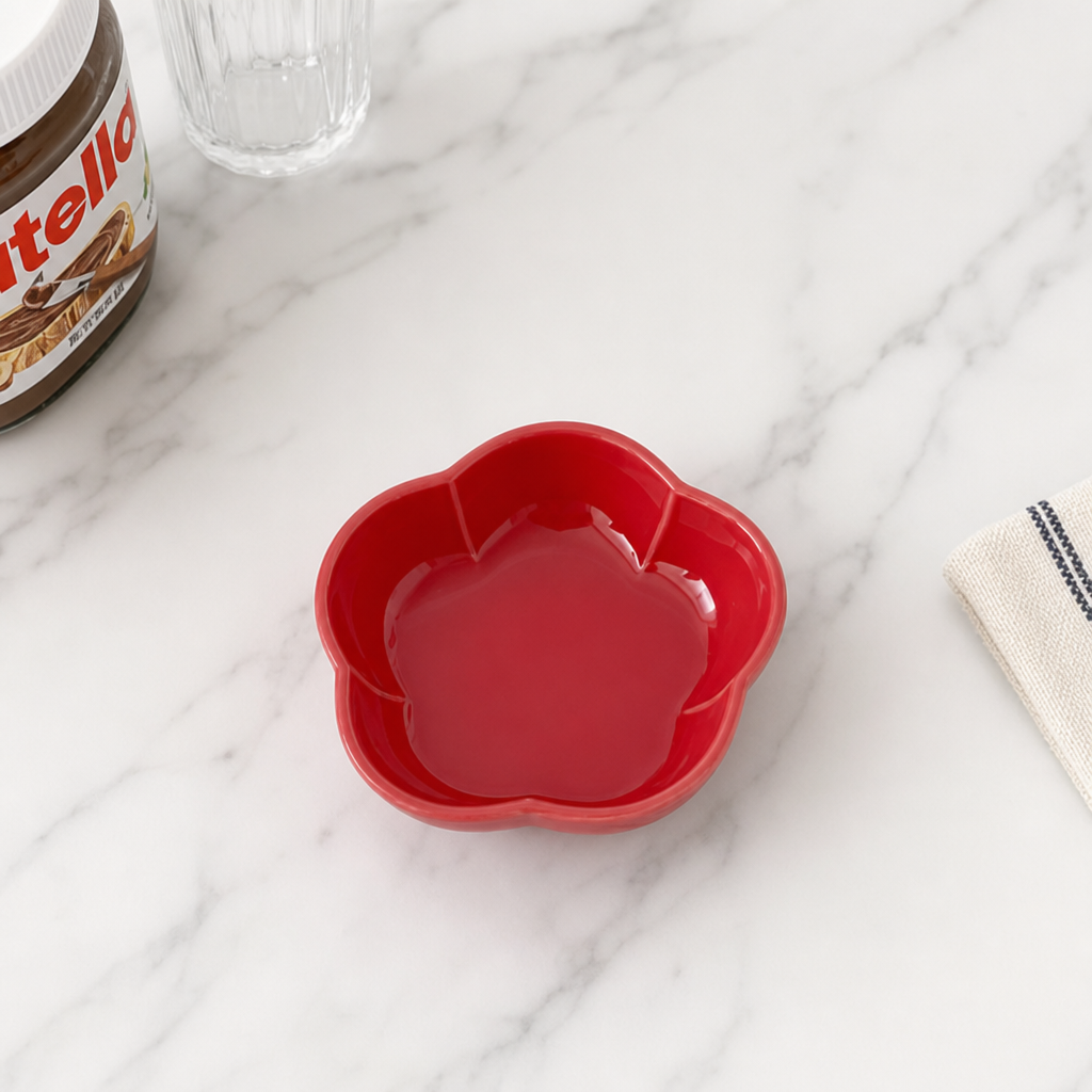 Ceramic Sauce Dish with Lace Edge