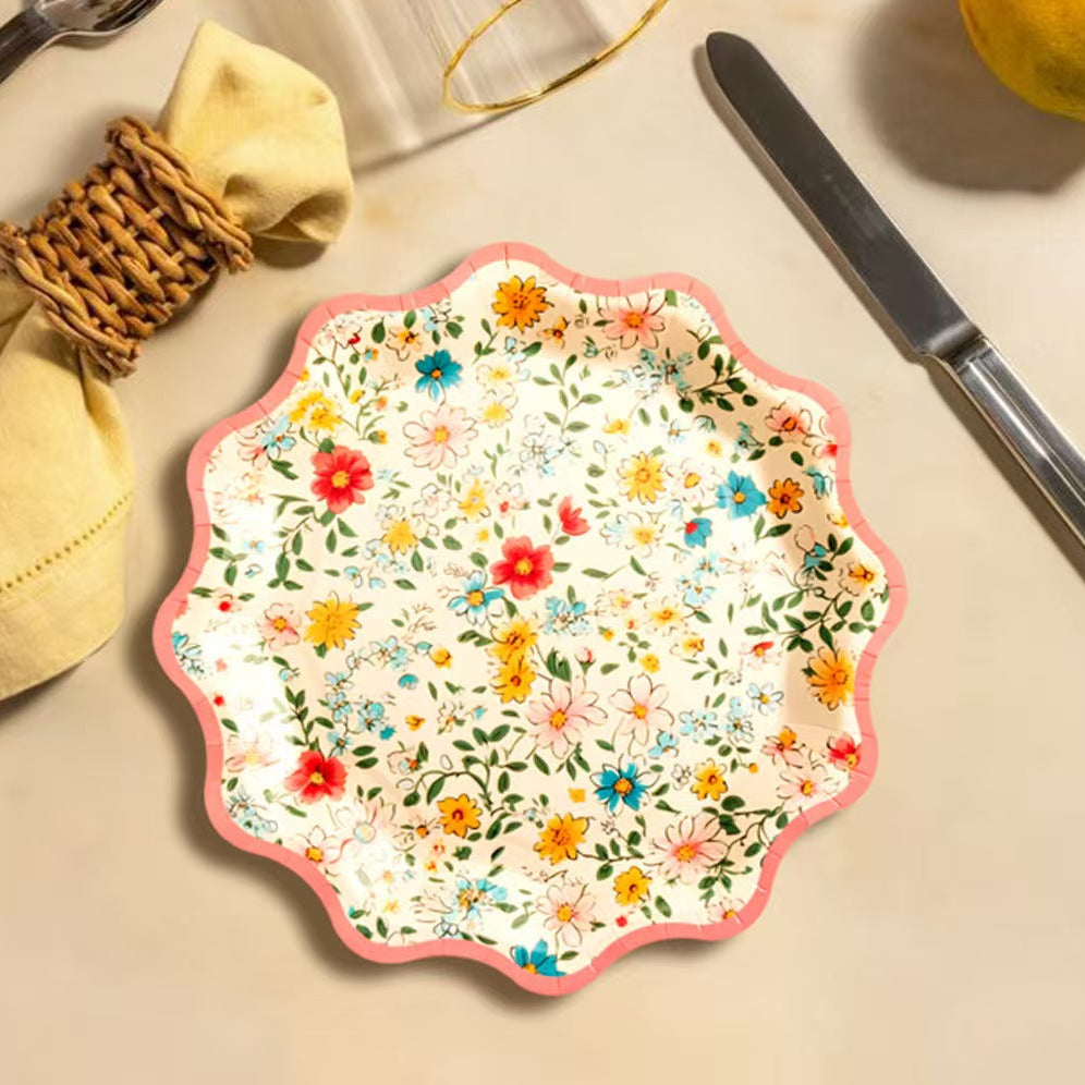 Scalloped Paper Party Plates Disposable 12-Sided Festive Tableware