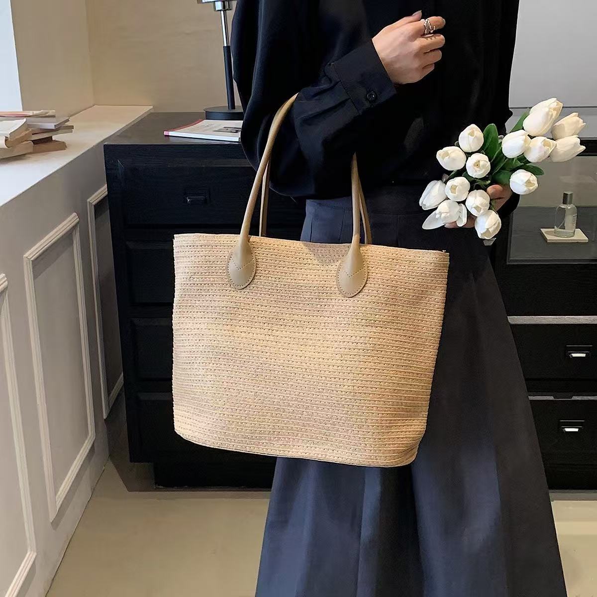 Small Woven Straw Bag – Paper Fiber Mini Handbag with Soft Peach Skin Lining