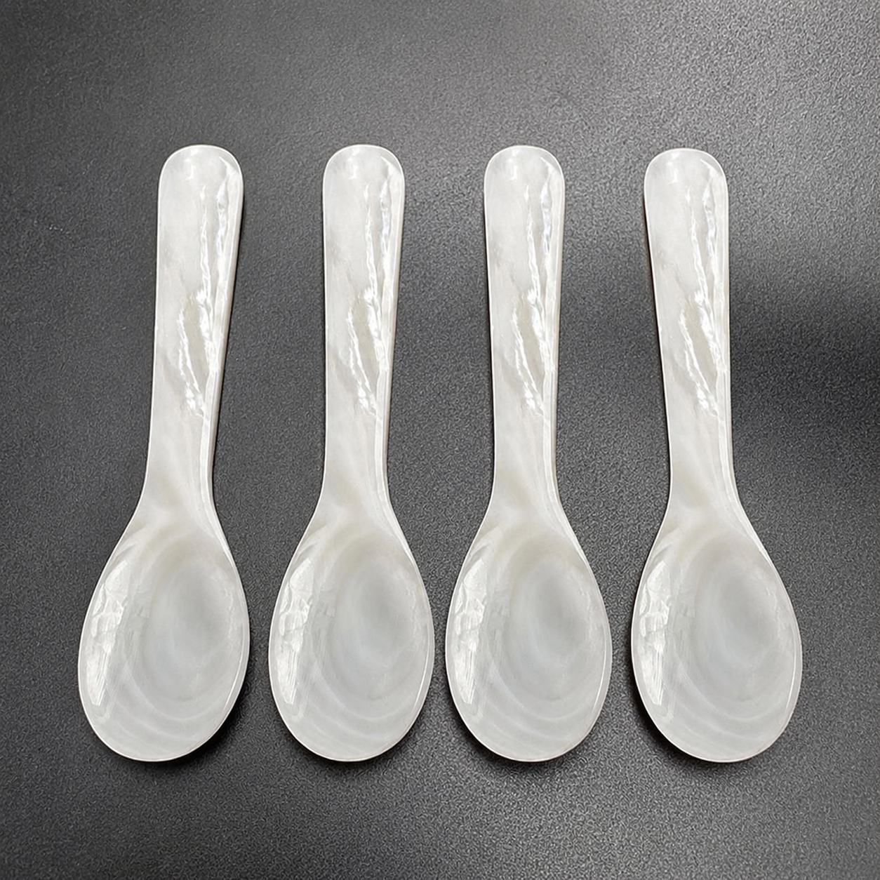 Caviar Face Mask Spoon – Mother of Pearl Shell Beauty Spatula for Skincare Application