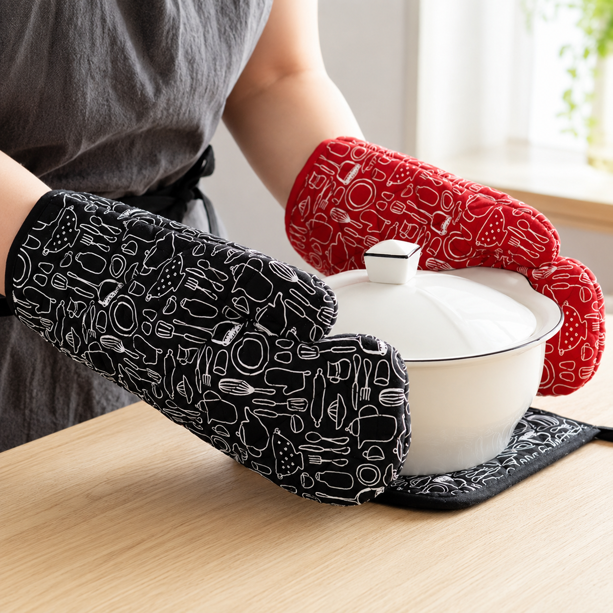 Kitchen Oven Mitt Set, Heat-Resistant Baking Gloves and Pads