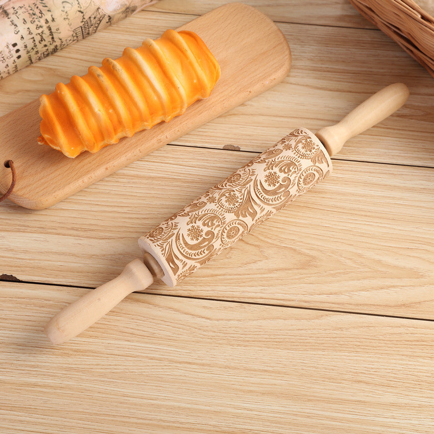 Christmas Wooden Embossing Rolling Pin – Engraved Cookie Dough Roller for Holiday Baking & DIY Crafts