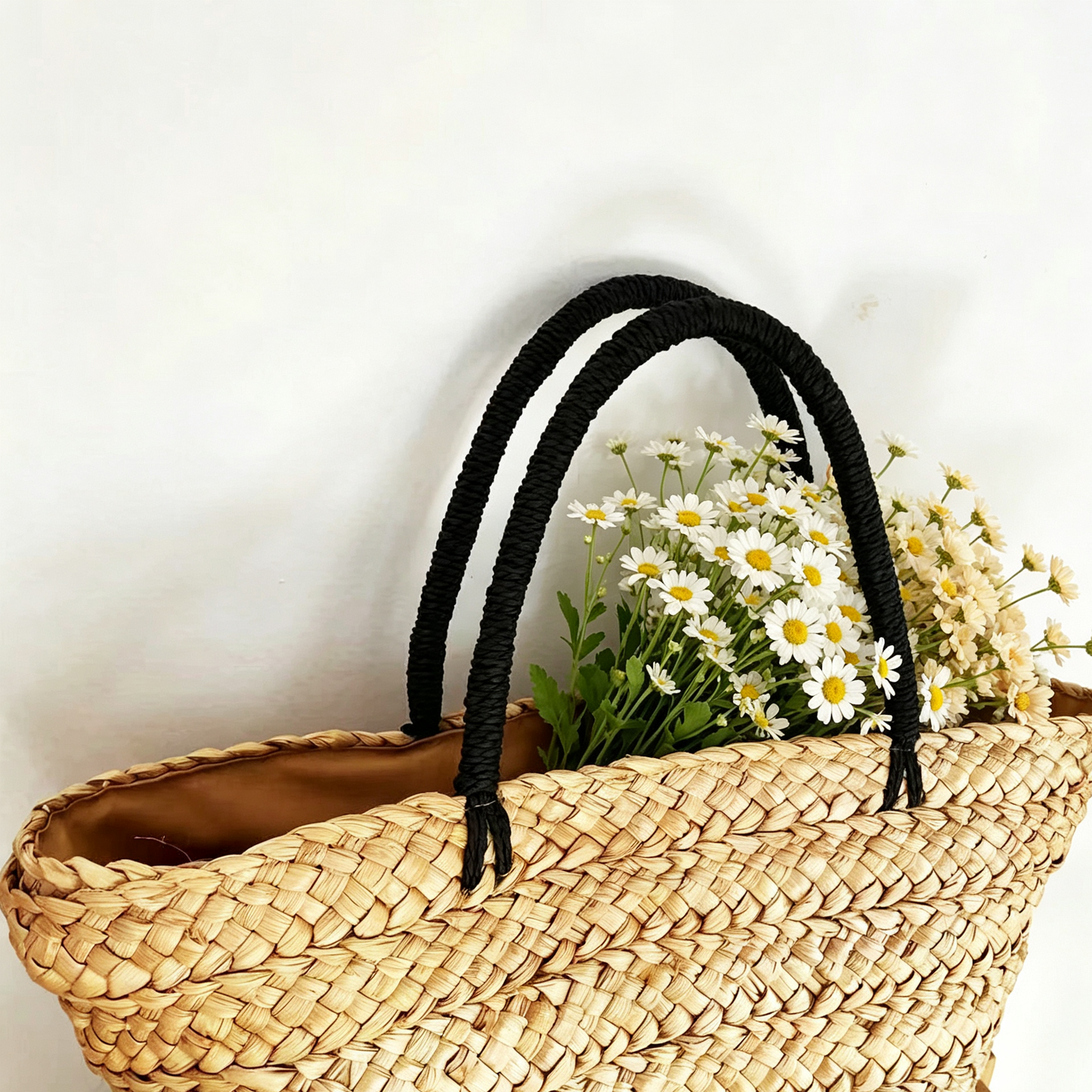 Natural Corn Husk Woven Mini Square Bag – Soft Straw Handbag with Peach Skin Lining