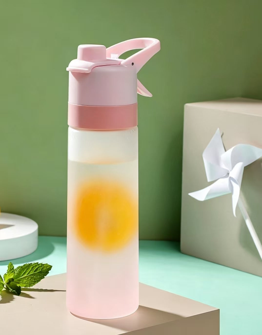 650ml Tritan Spray Water Bottle Outdoor Sports Mist Hydration Cup Portable Summer Cooling Bottle Fitness Travel Drinkware