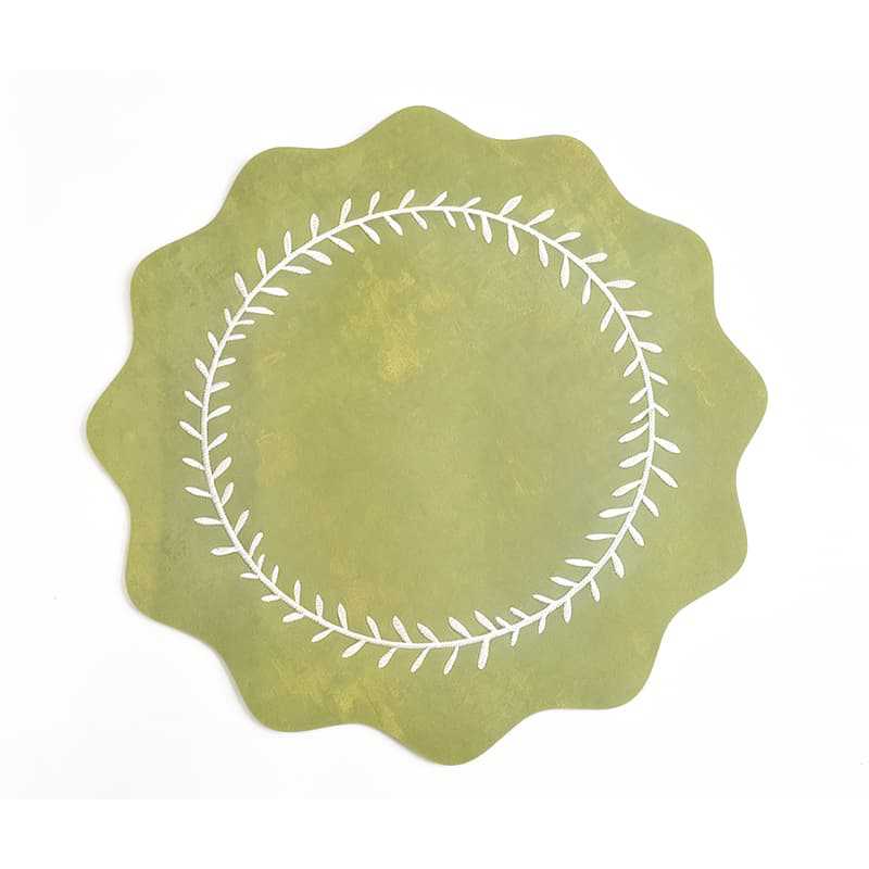 Scalloped Wreath Faux Leather Placemat, Round Wavy Edge Table Mat for Dining Table Decor