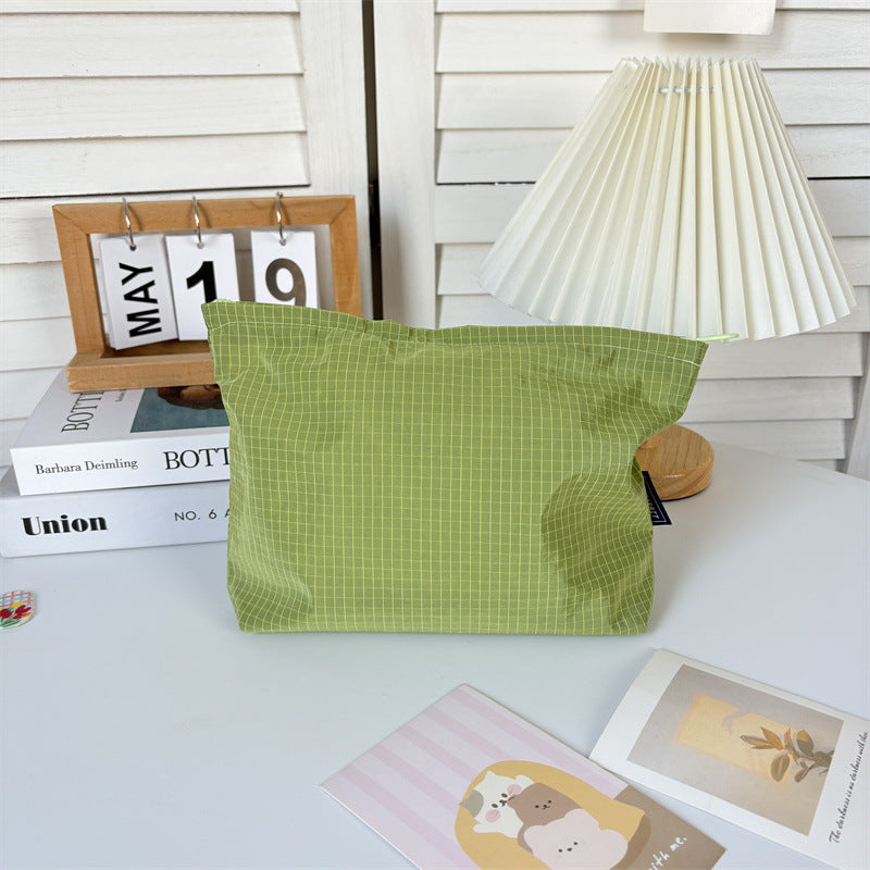 Nylon Checkered Cosmetic Bag – Large Capacity Travel Toiletry Organizer