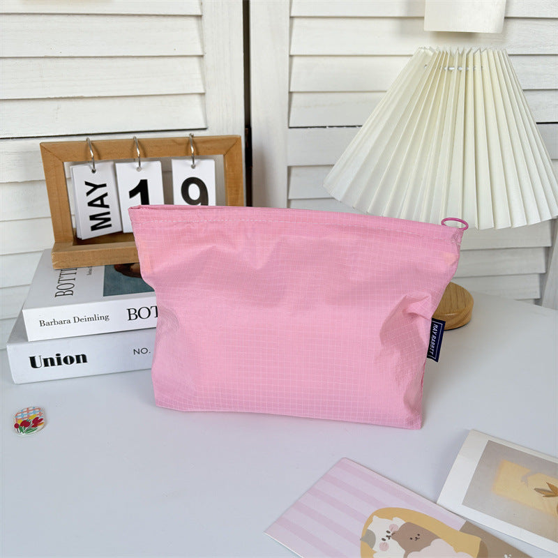 Nylon Checkered Cosmetic Bag – Large Capacity Travel Toiletry Organizer