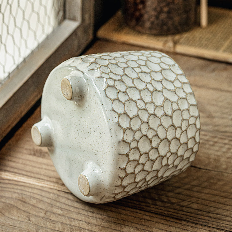 Textured Ceramic Storage Jar – 680ml Three-Leg Countertop Organizer, Utensil Holder or Small Planter