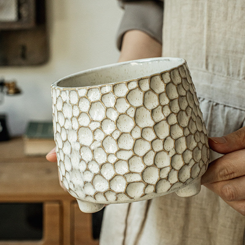 Textured Ceramic Storage Jar – 680ml Three-Leg Countertop Organizer, Utensil Holder or Small Planter