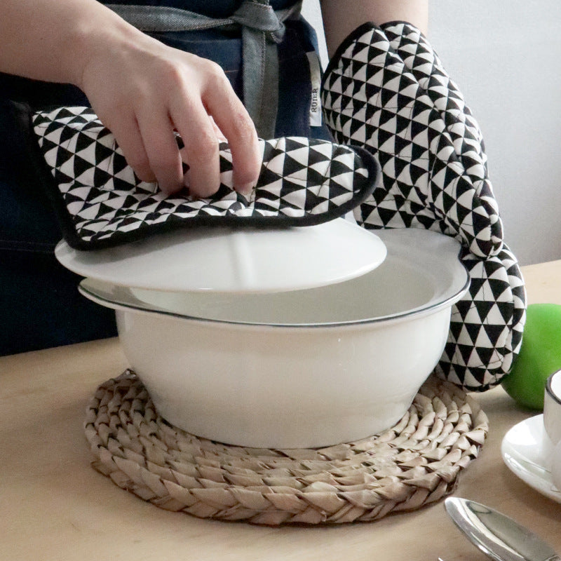 Thick Heat Resistant Oven Mitt & Pot Holder Set for Baking, Microwave & Kitchen Use