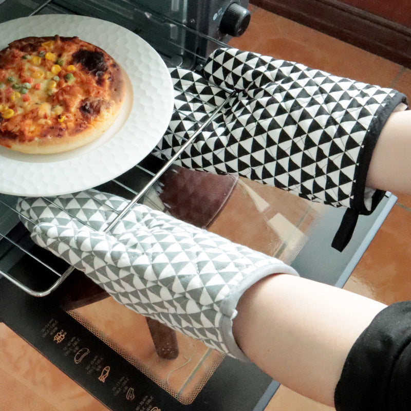 Thick Heat Resistant Oven Mitt & Pot Holder Set for Baking, Microwave & Kitchen Use