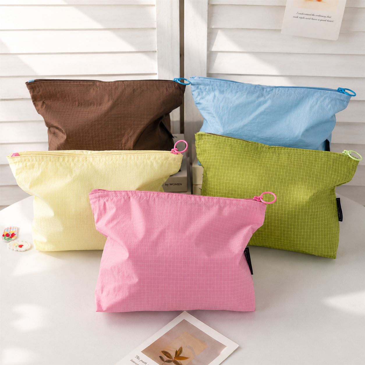 Nylon Checkered Cosmetic Bag – Large Capacity Travel Toiletry Organizer